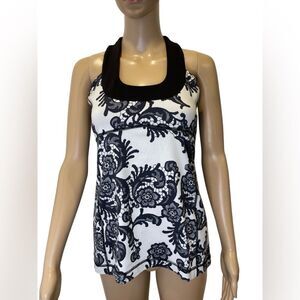 Lululemon Scoop Neck Black and White Lace Halter Top size 8